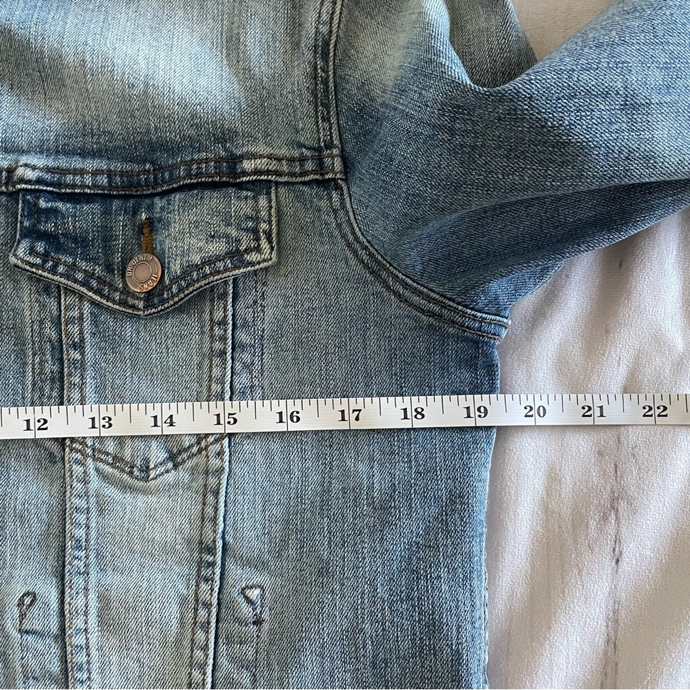 Revolve x Dr Denim Trucker Jean Jacket Women’s M Blue Light Wash Button Faded - Picture 10 of 13